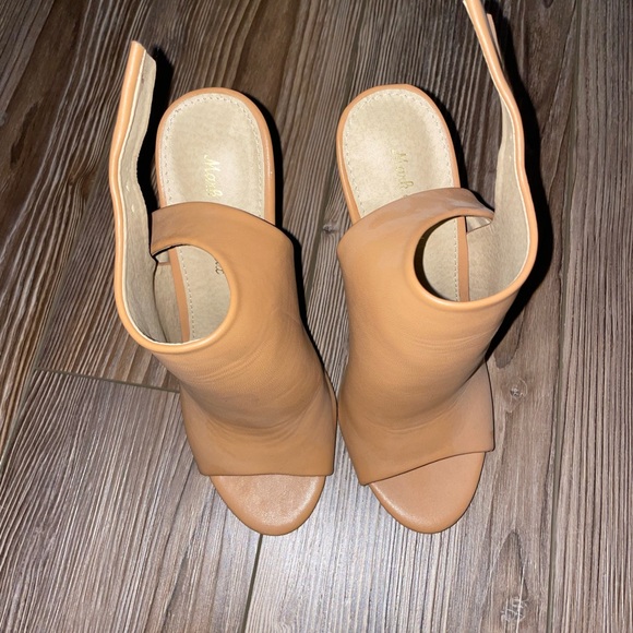 Brown open toe heels - Picture 3 of 3